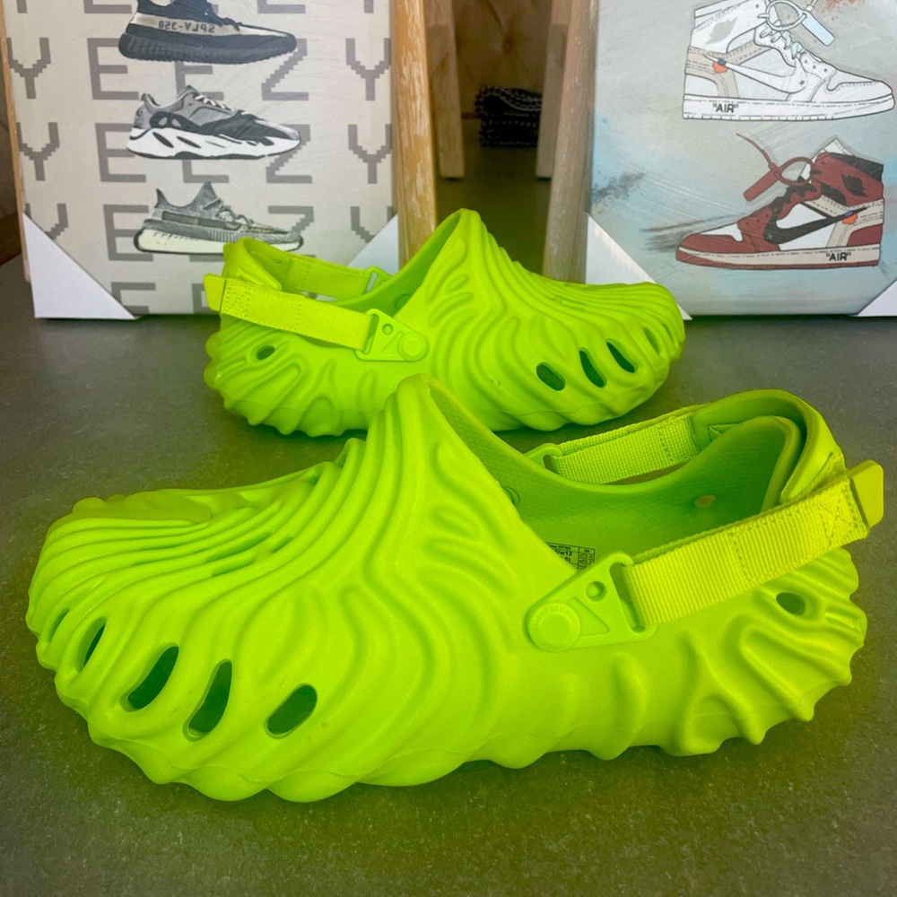 SALEHE BEMBURY X CROCS